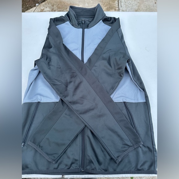 Nike Exercising Sweater - Picture 2 of 8